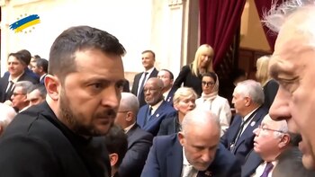 Volodimir Zelensky se cruzó en