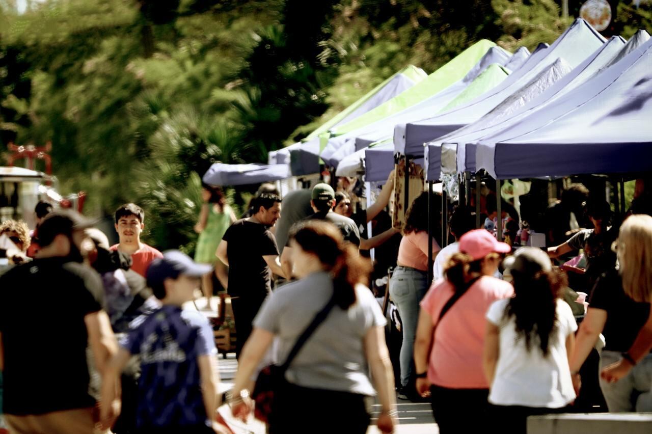 Los fines de semana largos impulsan el movimiento turístico y la economía en distintas regiones del país