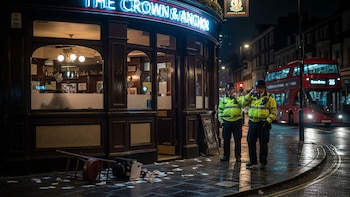 Robó en un bar londinense y vendió un huevo Fabergé y un reloj por USD 2,9 millones para comprar drogas