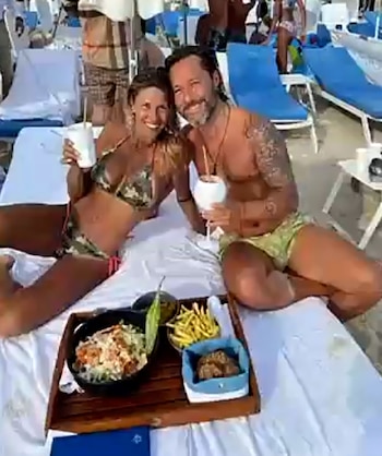 Tras su separación de Débora