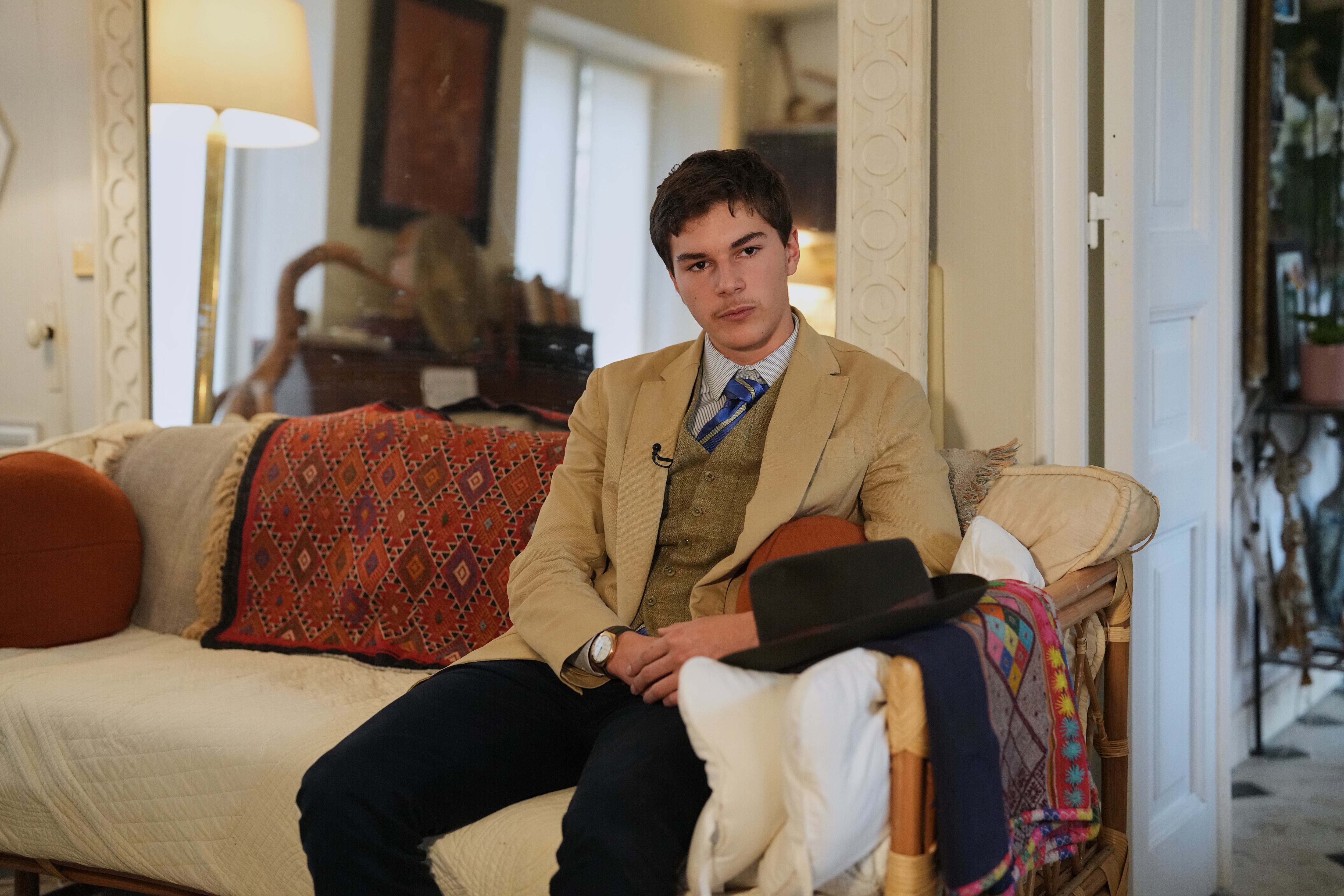 Primos en Colombia, amigos en Austria, amigos de la familia y compañeros de clase siguieron con capturas de pantalla y llamadas. “La gente decía: ‘Te has convertido en una estrella’“, comentó (AP)