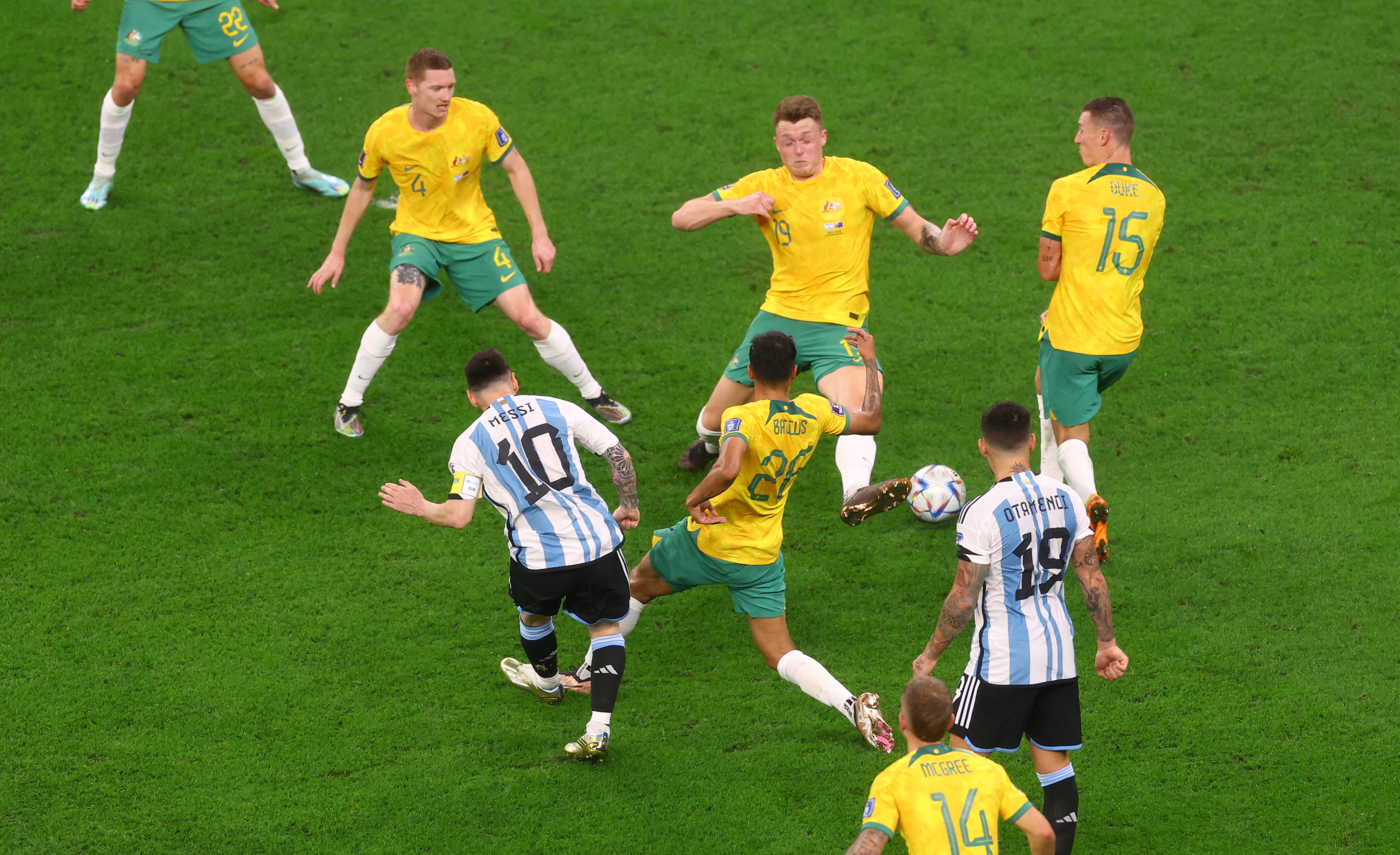 Australia quedó eliminada del Mundial Qatar 2022 tras medirse ante la Argentina de Lionel Messi (REUTERS/Paul Childs)