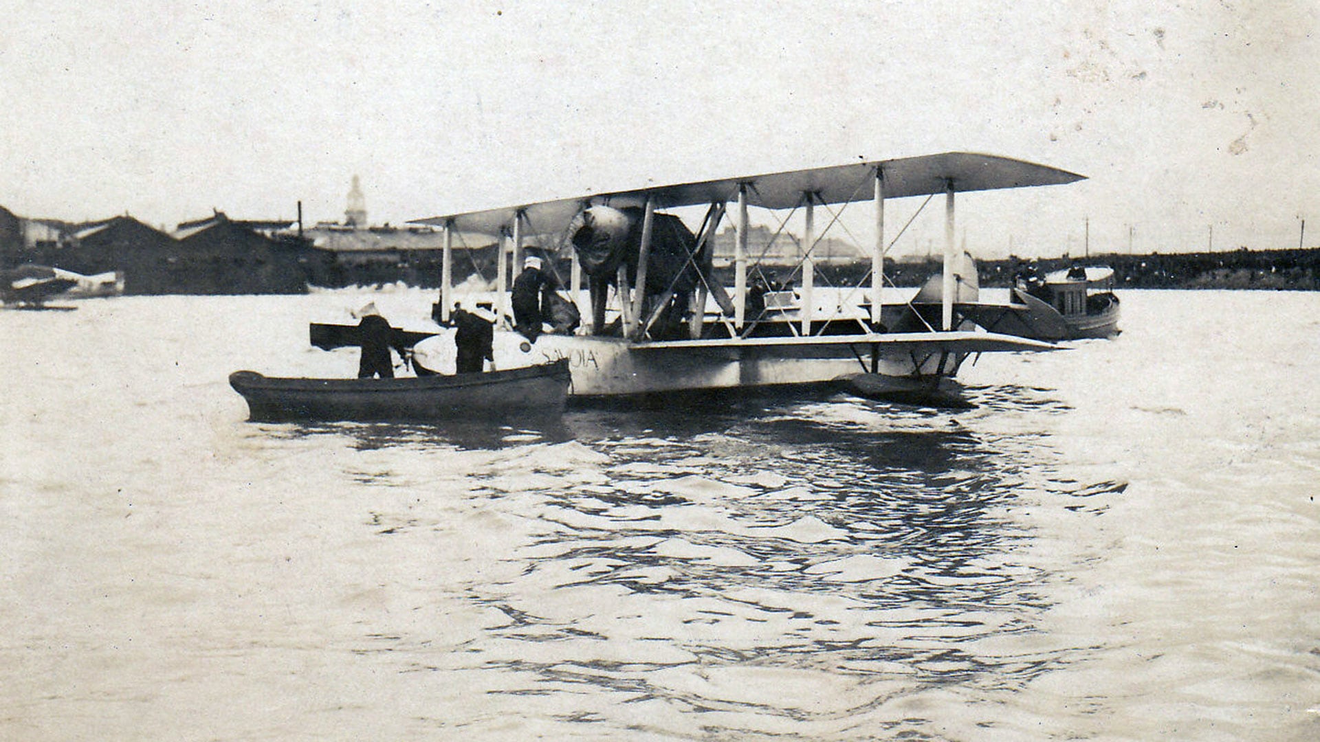 El hidroavión Buenos Aires en Dársena Norte