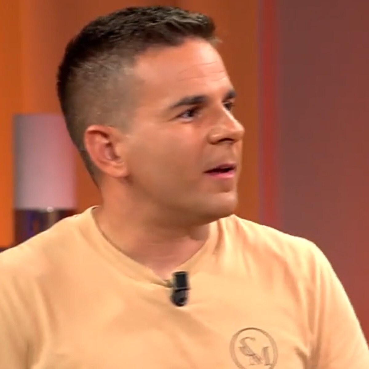 Ángel Gaitán, el mecánico 'influencer' de TikTok que encadena críticas por su ayuda en la DANA: su coche de 200.000 euros y su colaboración con Iker Jiménez - Infobae