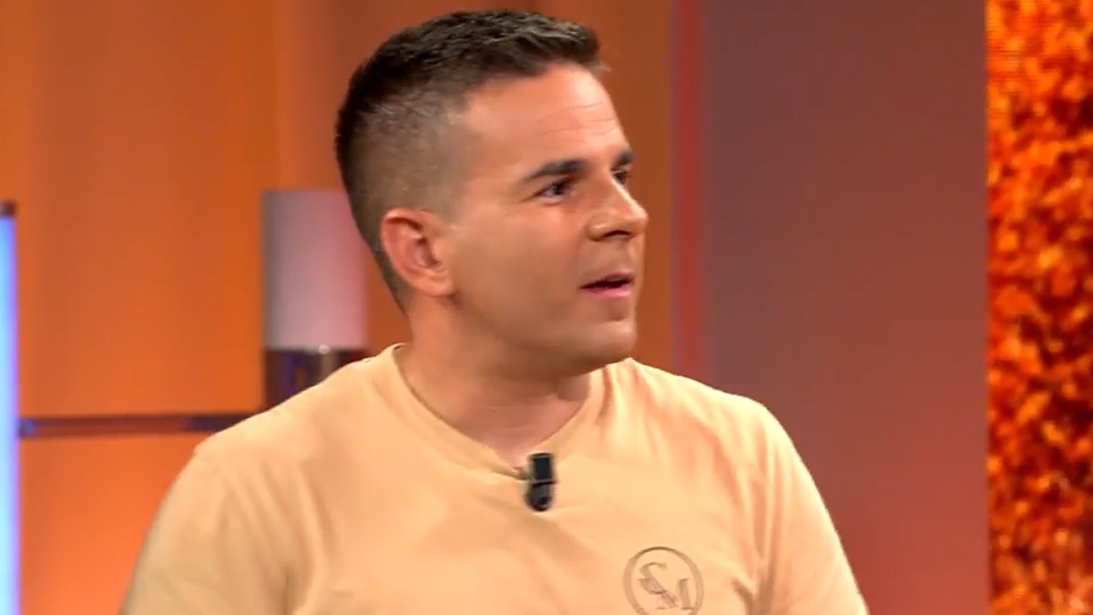 Ángel Gaitán, el mecánico 'influencer' de TikTok que encadena críticas por su ayuda en la DANA: su coche de 200.000 euros y su colaboración con Iker Jiménez - Infobae