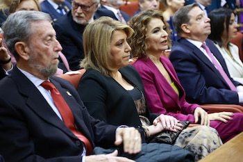 28/02/2025 La secretaria general del PSOE de Andalucía, María Jesús Montero, y la expresidenta de Andalucía, Susana Díaz, asisten al pleno institucional del Parlamento andaluz con motivo del 28F. (Foto de archivo).
POLITICA
Rocío Ruz - Europa Press