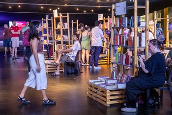 En la plaza seca del