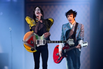 Lucio Corsi junto a su