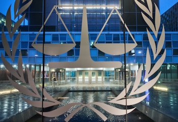 La Corte Penal Internacional, con sede en La Haya, podría mantener su competencia sobre determinados hechos relacionados con Colombia incluso durante el periodo de transición - crédito AP