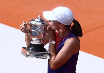 Iga Swiatek venció a Jasmine Paolini en dos sets (REUTERS)