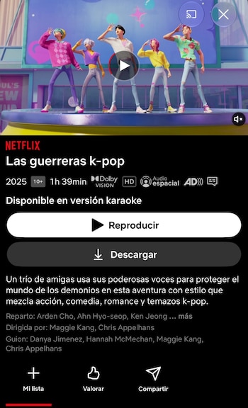 Captura de pantalla de la aplicación de Netflix con la ficha de la película Las guerreras k-pop y cinco personajes animados en un escenario
