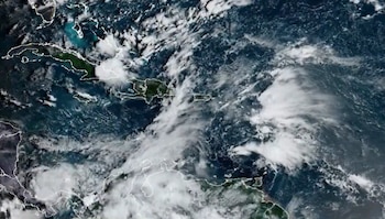 Indomet informó que una vaguada en altura y el viento del este favorecerán aguaceros, tormentas eléctricas y ráfagas de viento durante la tarde y la noche. / (Indomet)