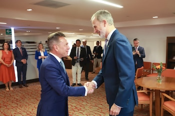 Pablo Lemus recibe al monarca español en Guadalajara