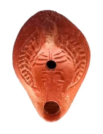 Lámpara de aceite decorada con