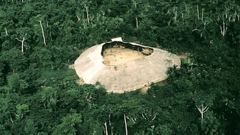 Armes à feu contre des