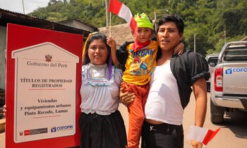 Entregan títulos de propiedad en