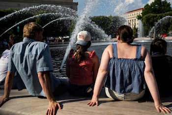 Una cúpula de calor llevará temperaturas de 37,8°C y más al centro de Estados Unidos y afectará a unos 70 millones de personas bajo alertas (EFE/GRAEME SLOAN)