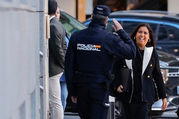 La jueza Beatriz Biedma, que procesó al hermano de Pedro Sánchez, a su llegada para comparecer ante la Audiencia Nacional. (EFE / Mariscal)