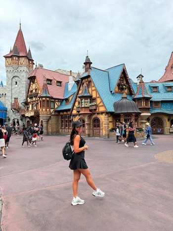 El conjunto “Sporty Vintage” remite a los colores clásicos de Disney