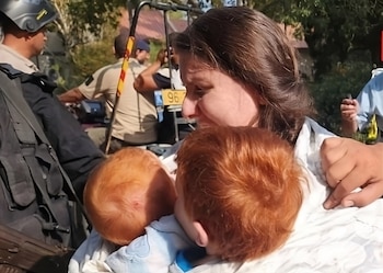 Una familia argentina completa se