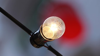 El precio de la luz subirá un 30% en verano con independencia de un acuerdo en Irán, avisa Tempos Energía