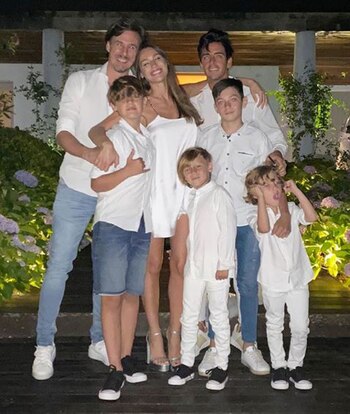Pampita recibió el 2020 con todos sus hombres, en Punta del Este (Foto: Instagram)