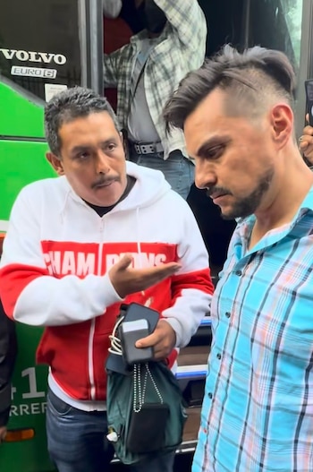 Al momento de la entrega de ambos funcionarios, los propios trabajadores de Gobernación descartaron haber recibido maltrato.