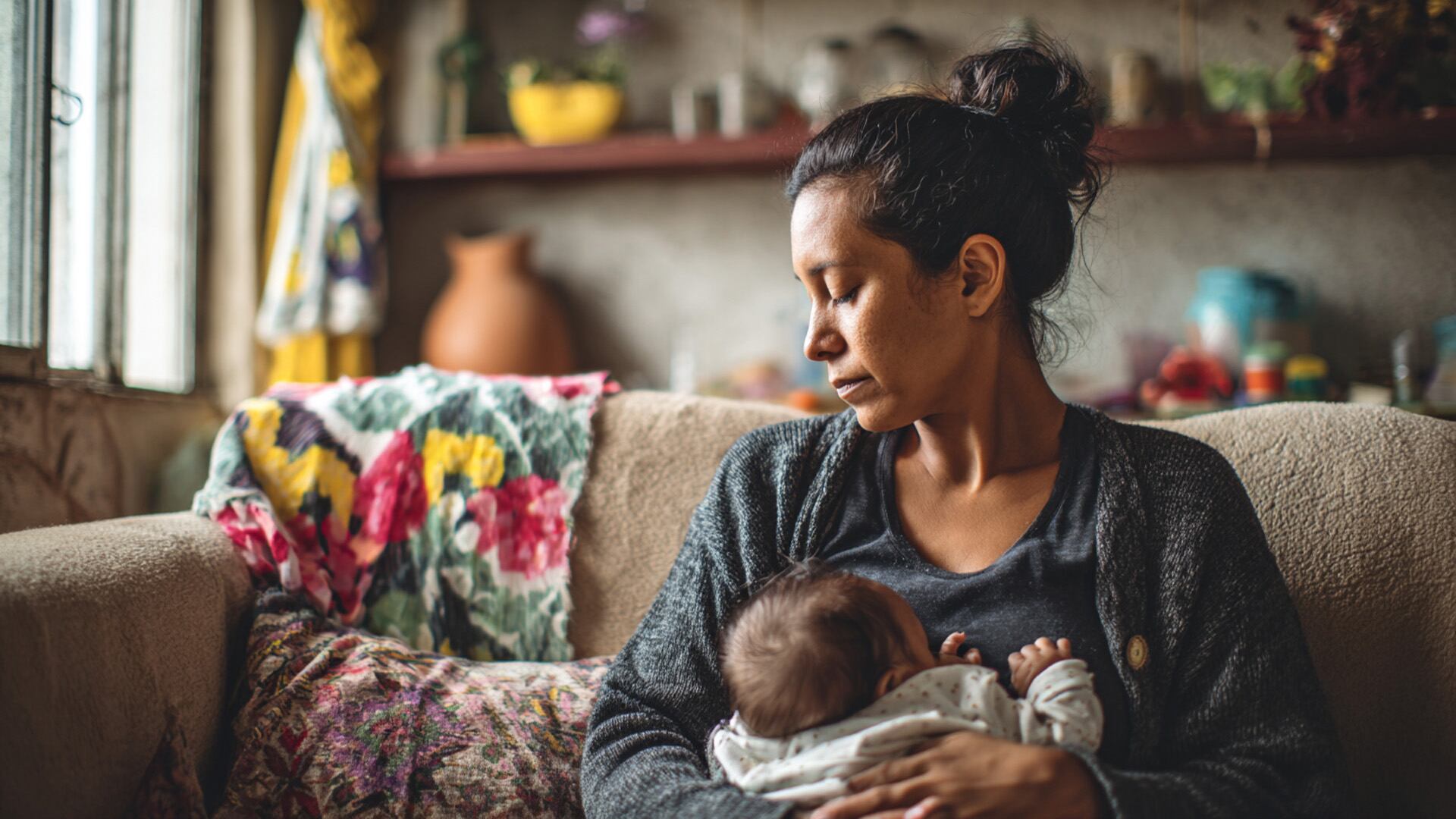 Un estudio histórico revela que la maternidad solo reduce la esperanza de vida femenina en condiciones ambientales extremas (Imagen Ilustrativa Infobae)