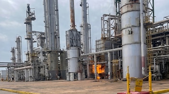 Pemex controló un conato de incendio en Veracruz sin reportar lesionados ni riesgo para la población.