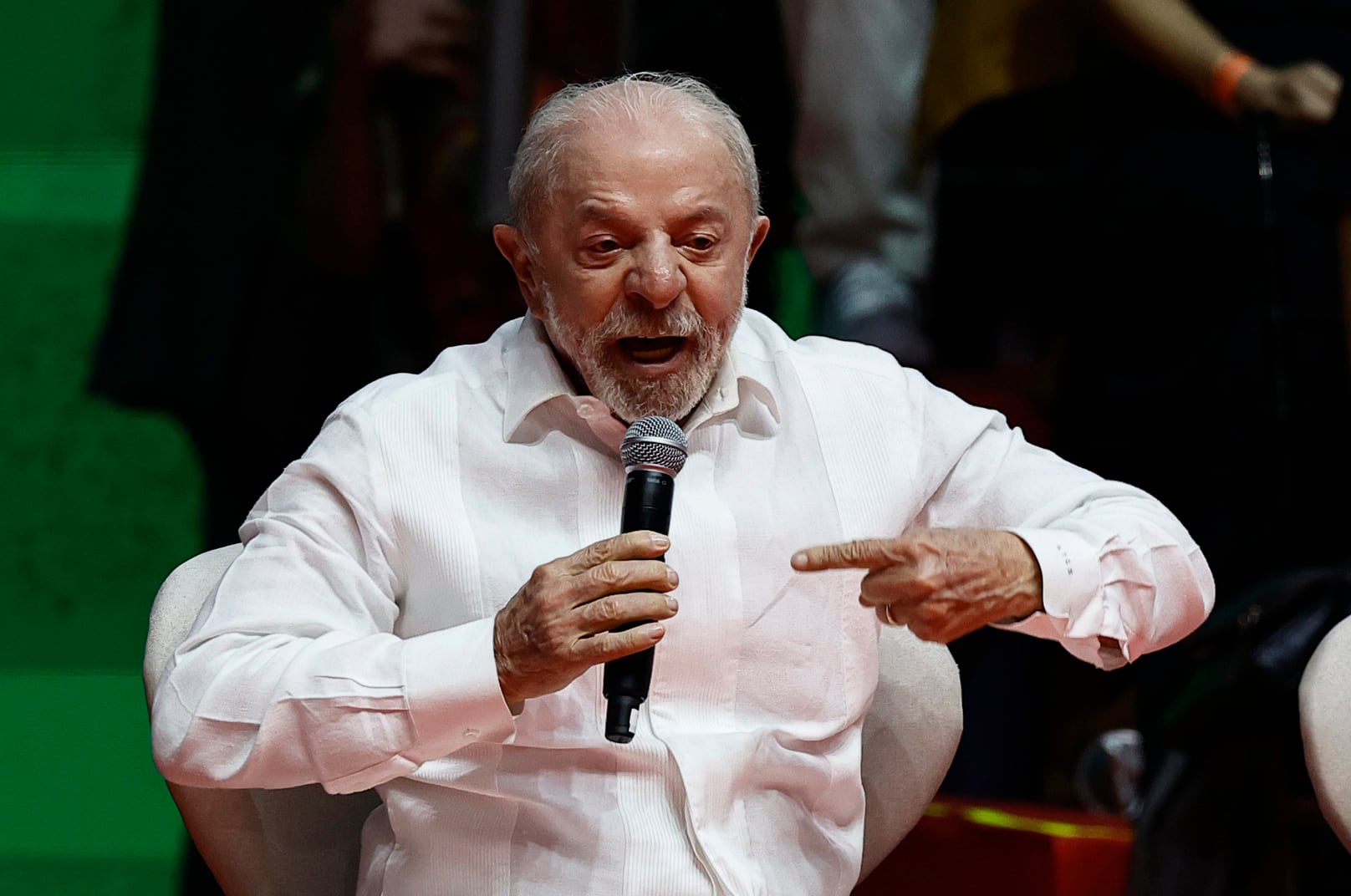 El presidente y candidato a la reelección de Brasil, Luiz Inácio Lula da Silva, habla en el evento