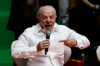 El presidente y candidato a la reelección de Brasil, Luiz Inácio Lula da Silva, habla en el evento 'Cultura con Lula' en la Fundación Progreso, en Rio de Janeiro (Brasil) (EFE/ Andre Coelho)
