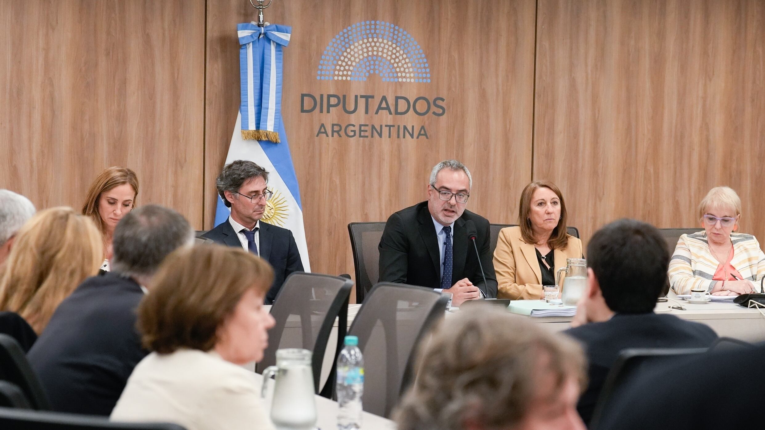 La comisión especial parlamentaria por el fentanilo contaminada entregó su dictamen final