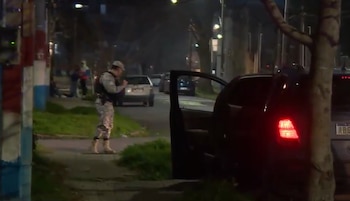 Operativo policial a la salida del Gran Parque Central de Montevideo (Captura Telemundo/Canal 12)