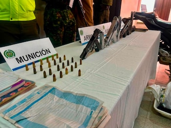 Autoridades incautan armas y explosivos al Clan del Golfo en intervención en Salgar, Antioquia - crédito @mindefensa/X