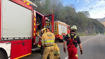 Cantabria tiene cinco incendios forestales activos pero controlados
