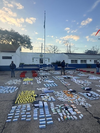 Venta ilegal de medicamentos en puestos de la “Feria más grande de La Matanza”: ofrecían desde analgésicos a ansiolíticos