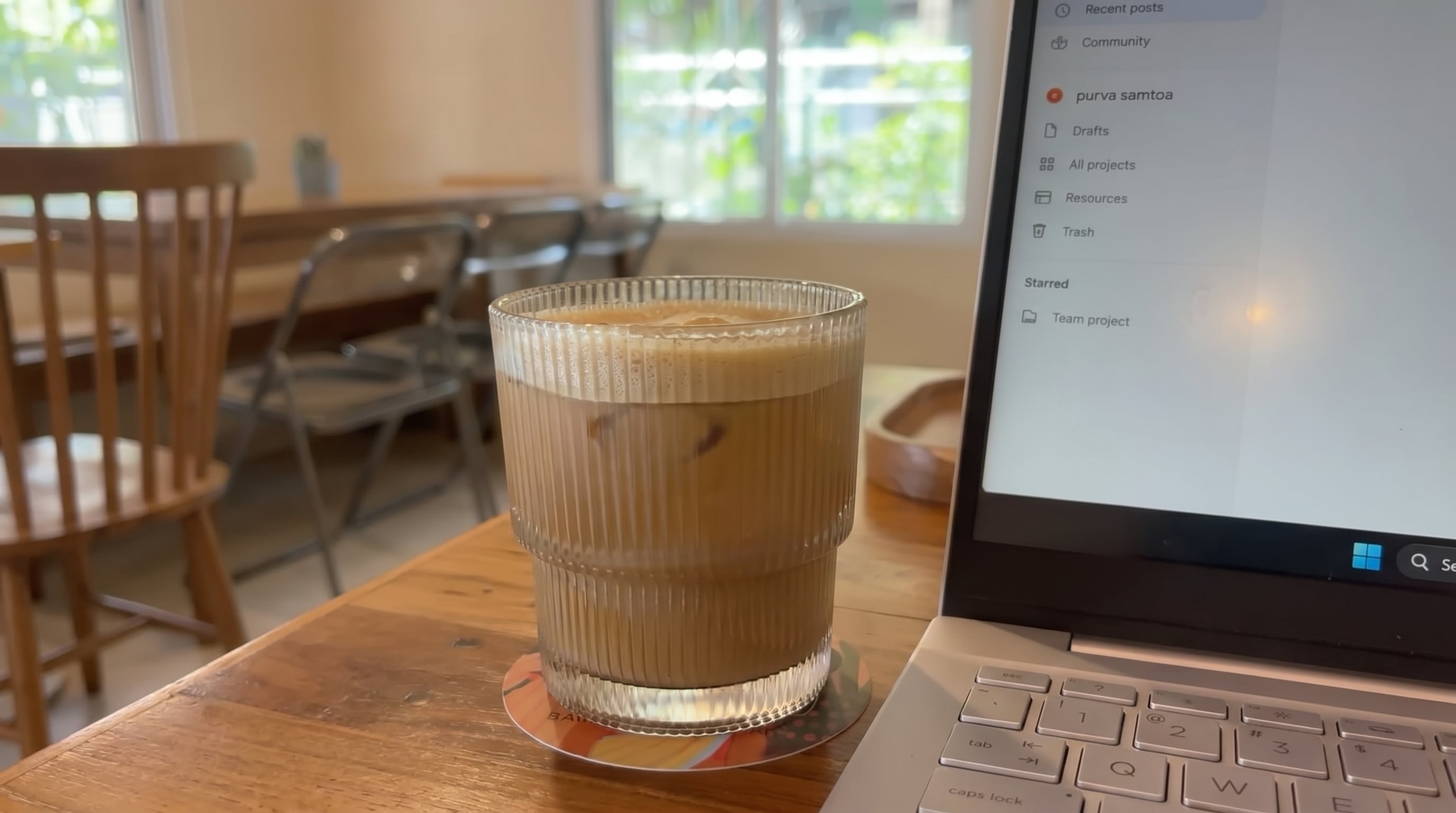 El café cetogénico sin azúcar se plantea como apoyo durante el ayuno con grasas puras y canela. (Imagen Ilustrativa Infobae)