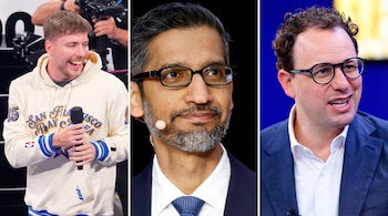 Collage de tres retratos de hombres: MrBeast riendo a la izquierda, Sundar Pichai con gafas y barba en el centro, y Sam Altman con gafas a la derecha.
