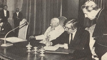 El canciller Dante Caputo, bajo