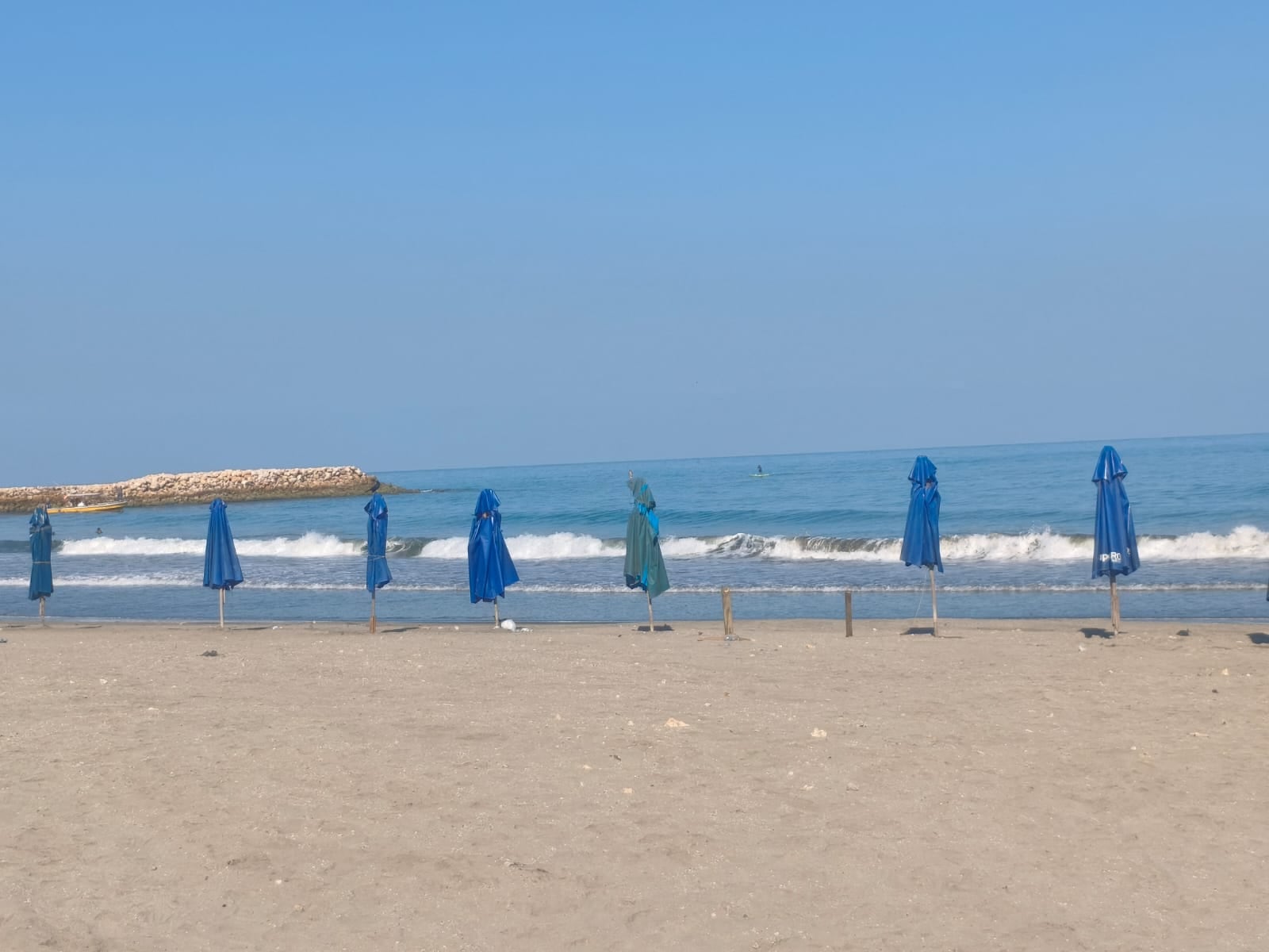 La entrega de Playa 2 beneficia de forma directa a más de 340 actores de playa, entre carperos, quiosqueros, masajistas, guías y vendedores de Cartagena - crédito Ungrd