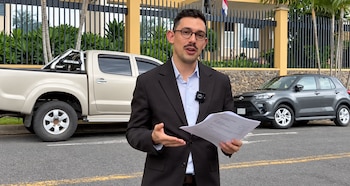 El diputado Antonio Trejos Mazariegos, del Frente Amplio, presentó este 15 de octubre de 2026 una denuncia ante la Fiscalía General de la República por el presunto delito de nombramientos ilegales. Crédito: Captura video CR Hoy