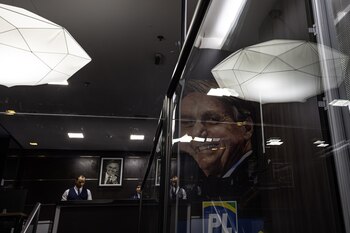 Imágenes de Bolsonaro en la
