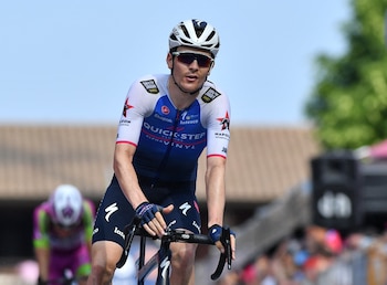 El suizo Mauro Schimd ganó el primer puerto de la jornada-crédito Jennifer Lorenzini/REUTERS