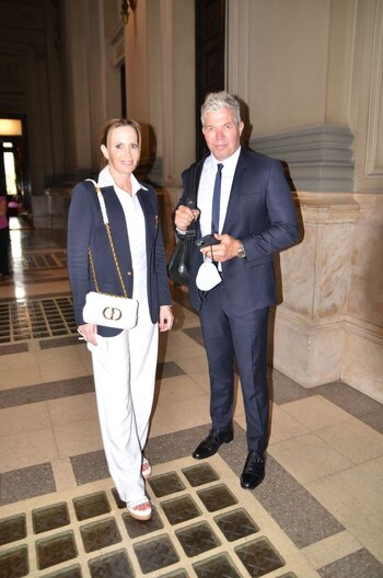 Natalia Denegri, acompañada por Fernando