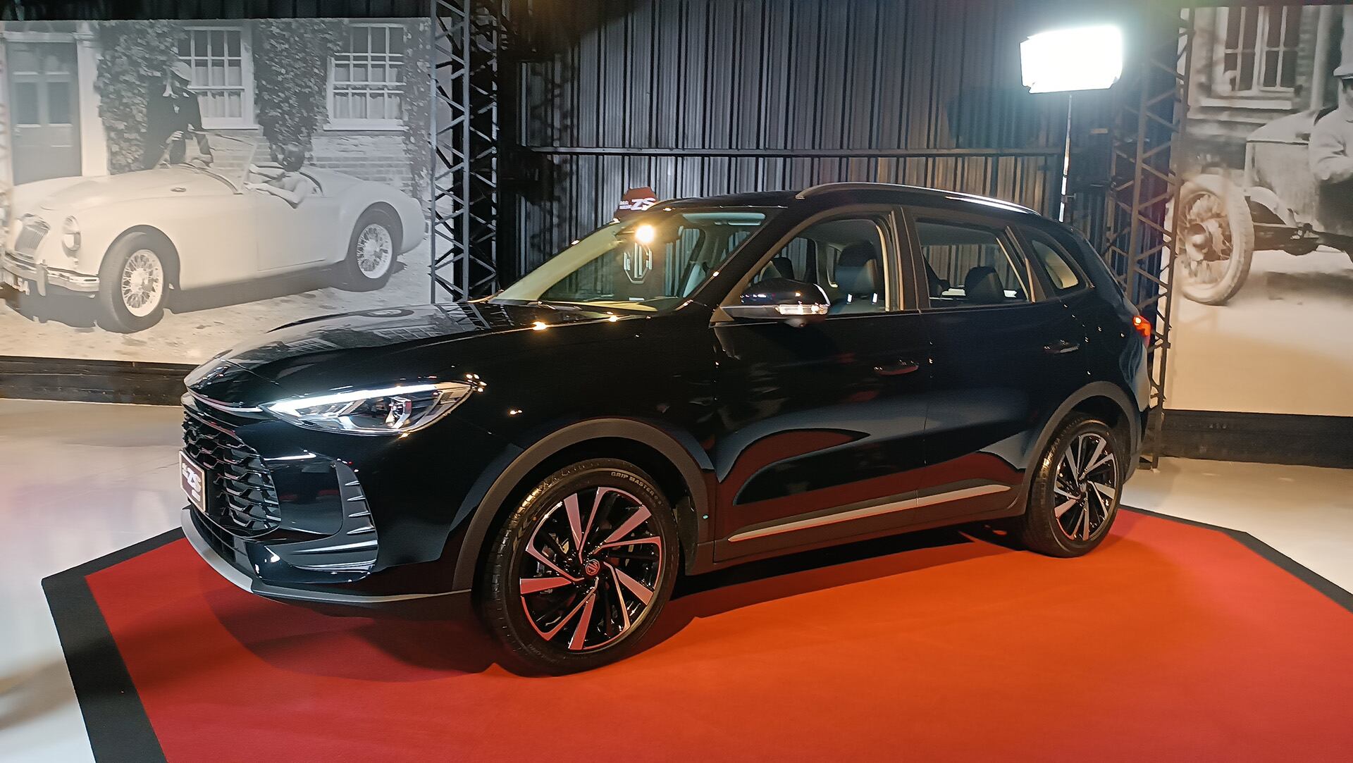 Los autos importados que se venden en dólares no parecen haber sentido la caída de ventas, lo que refuerza la idea de un dólar barato que dejó caros los autos nacionales