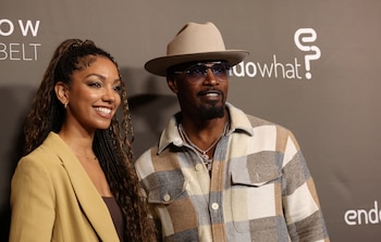 Corinne Foxx dijo que decidió no divulgar la información médica de Jamie Foxx mientras enfrentaba rumores, teorías de conspiración y pedidos de registros en internet (REUTERS)