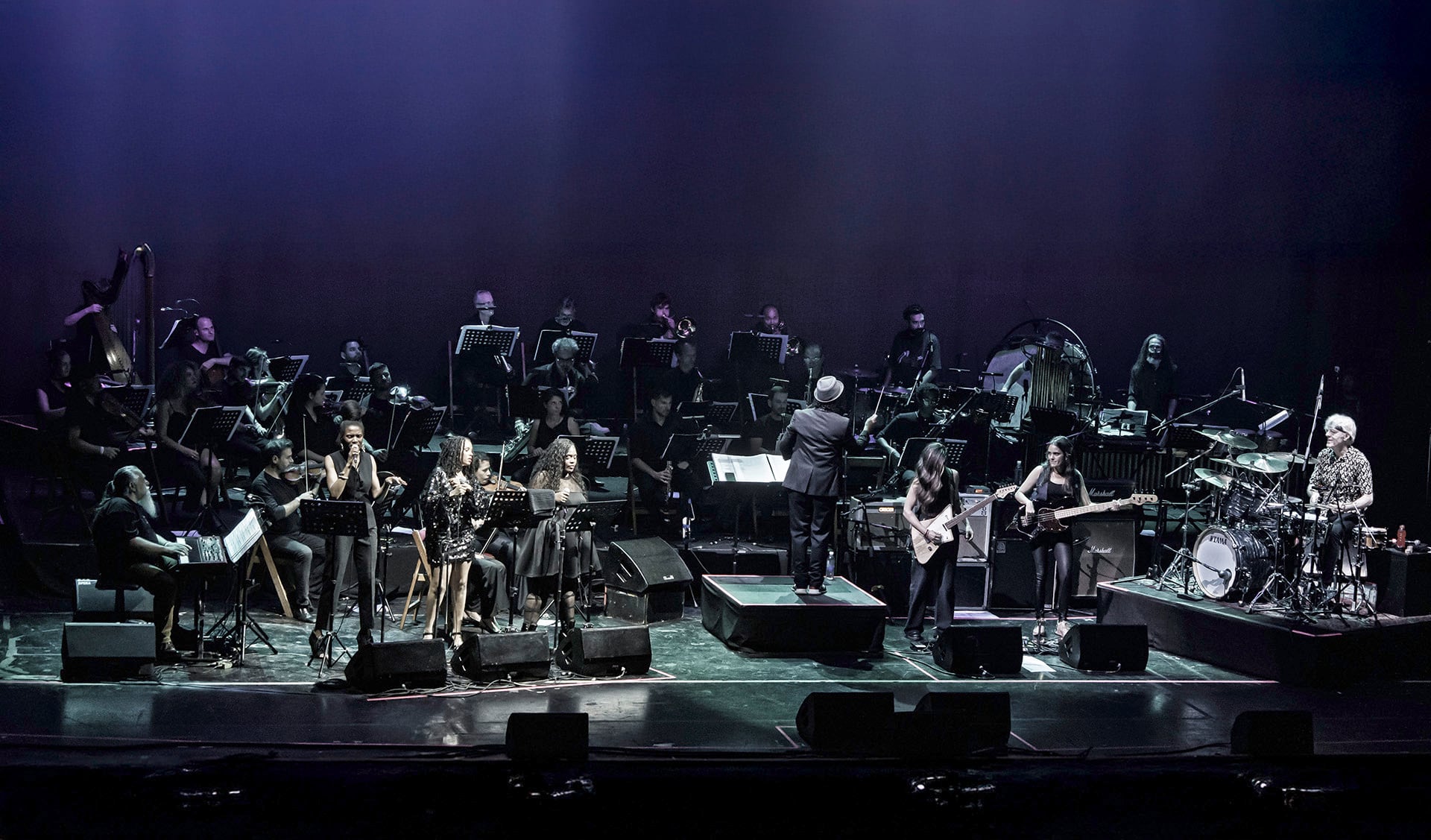 Un ensamble sinfónico dirigido por Nico Sorin potenció la calidad de las versiones de los clásicos de The Police