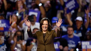 Kamala Harris amplía su ofensiva