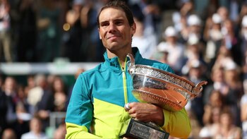 Ni las lesiones, ni las condiciones casi otoñales, ni un cuadro diabólico, ni las sesiones nocturnas... Nada parece afectar a Rafael Nadal en Roland Garros, torneo en el que se acerca a la inmortalidad tras lograr este domingo su 14ª Copa de los Mosqueteros.
