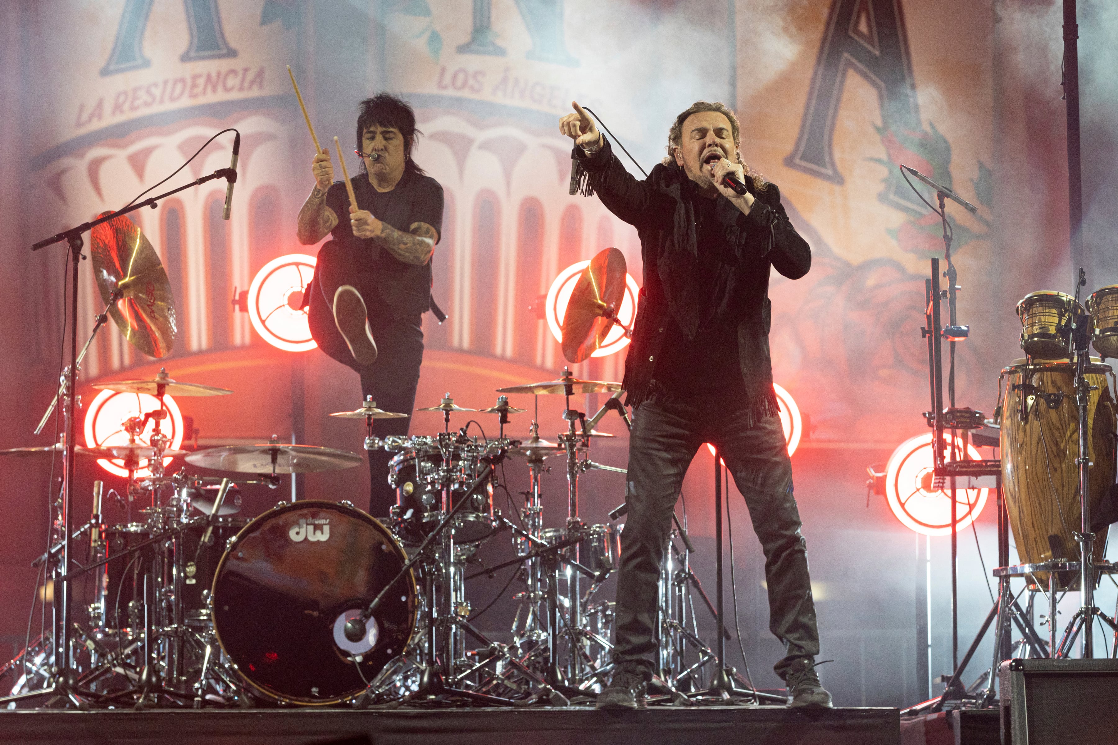 El baterista Alex González y el cantante Fher Olvera, líderes de Maná (Foto Willy Sanjuan/Invision/AP, archivo)